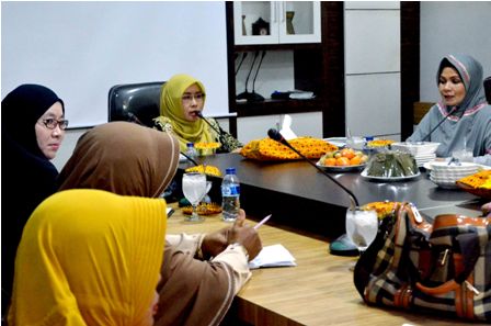 Hj Zulaikhah Pimpin Rapat Muslimat NU di Inhil